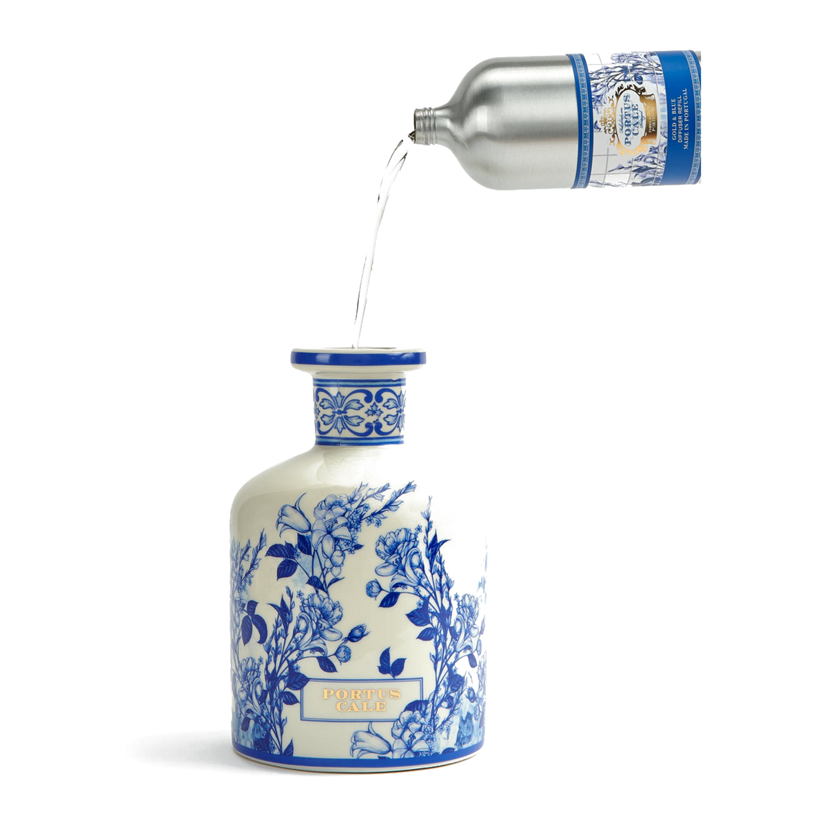 Portus Cale Gold & Blue Diffuser Refill 900ml – pouring view